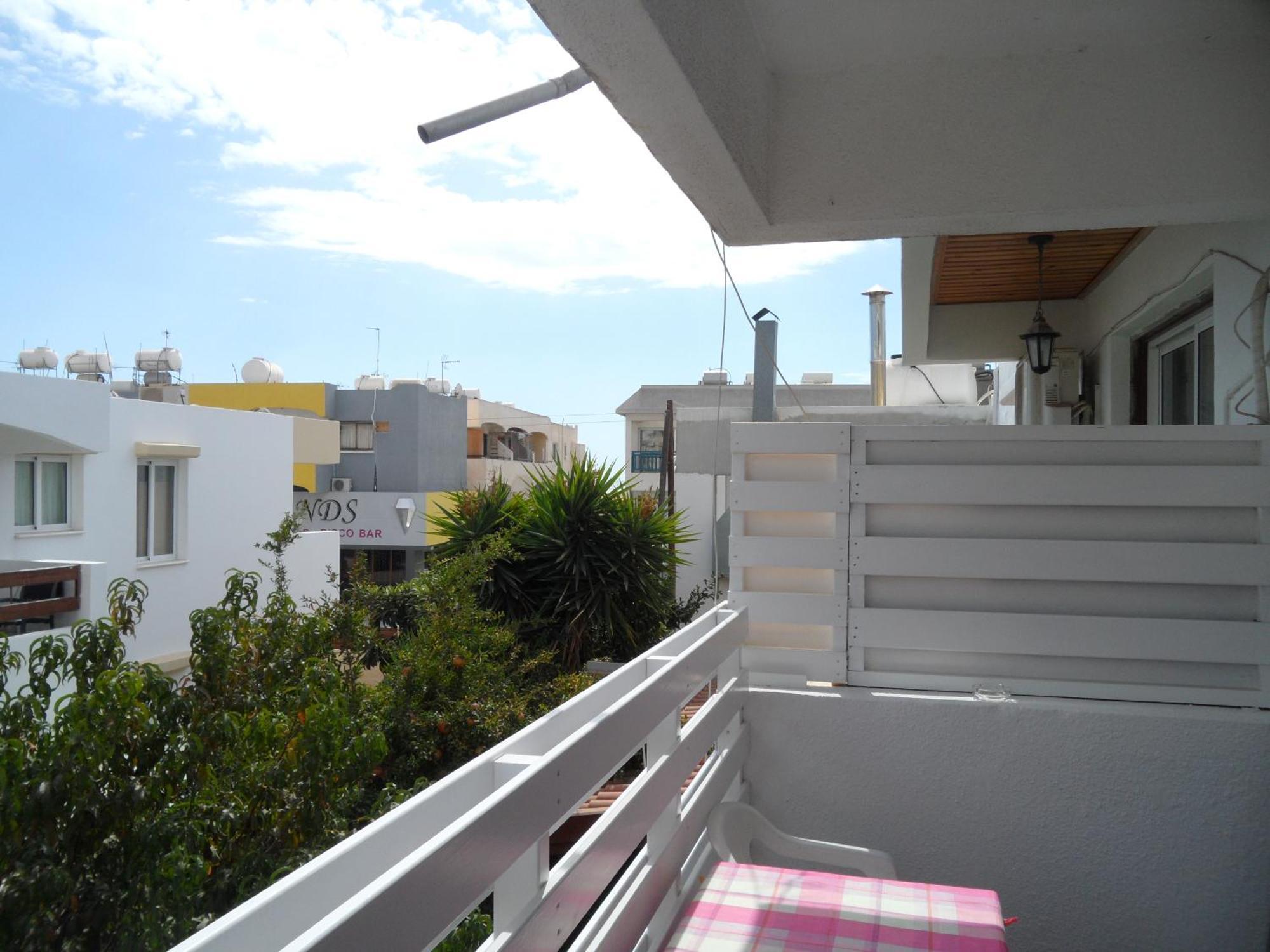 Sunshine Apts, Two Bedroom , Free Internet, No 3 Ajia Napa Zewnętrze zdjęcie