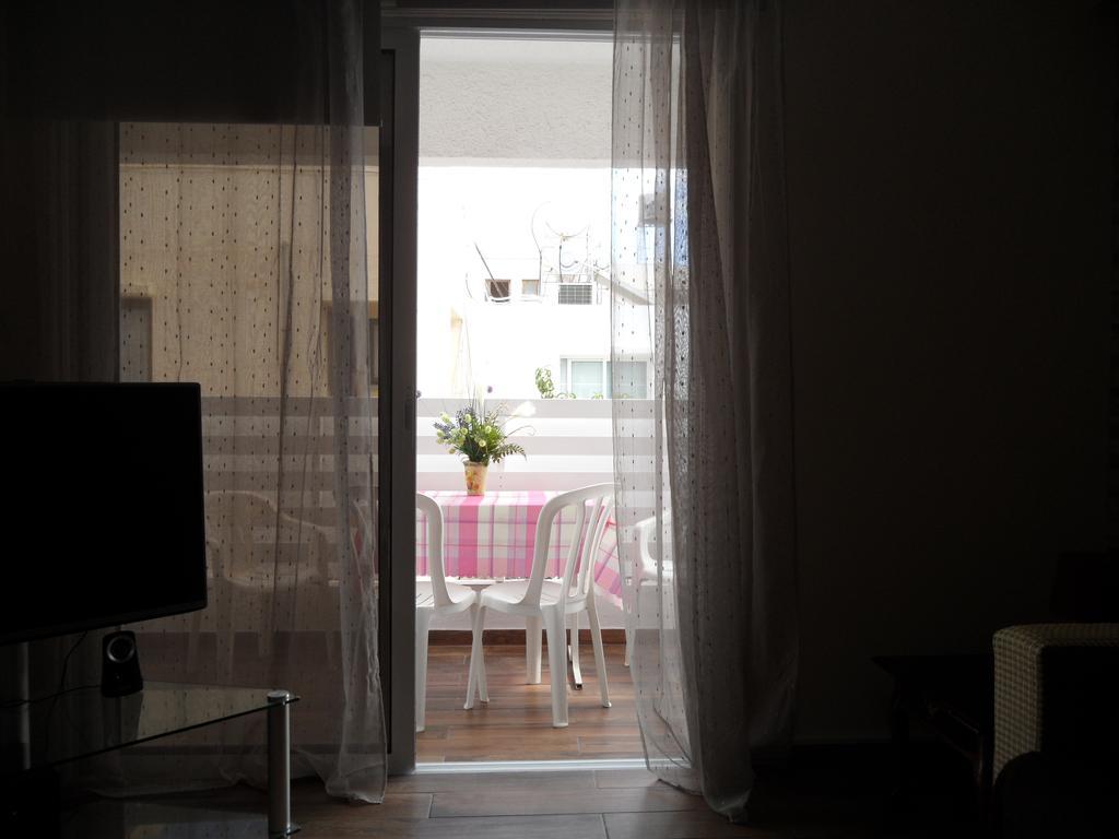 Sunshine Apts, Two Bedroom , Free Internet, No 3 Ajia Napa Zewnętrze zdjęcie